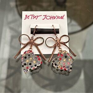 NEW Betsey Johnson Clear Lucite Heart with Crystal Drop Earrings